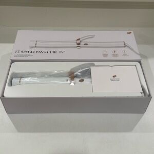 BNIB T3 Singlepass Curl 1.25” White Rose Gold